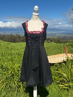 Scarlet Darkness Octoberfest Barmaid Cosplay German black Sleeveless Dress M